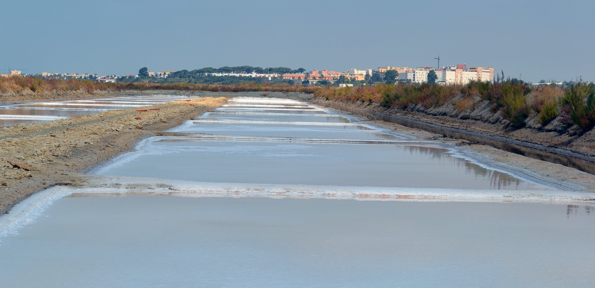 Las salinas La Esperanza se transforman en los nuevos Servicios Centrales de Investigación de la Universidad de Cádiz