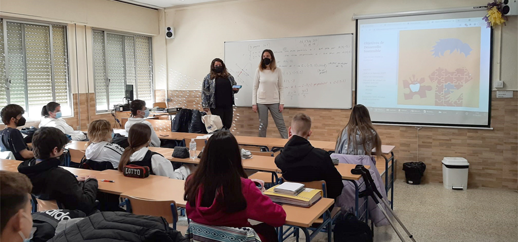 La UCA impulsa los talleres ‘Bolsas ODS ConCiencia’ entre la juventud como agentes dinamizadores de cambio