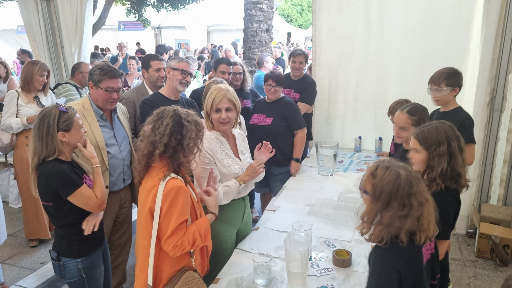 La Plaza del Arenal de Jerez se llena de ciencia y diversión con la Noche Europea de l@s Investigador@s